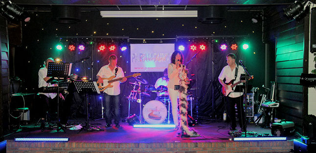 Coverband Paramounts