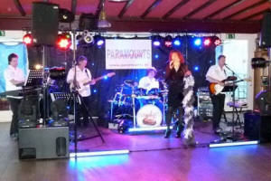 Coverband Paramounts